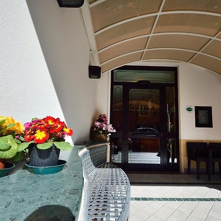 Hotel Guya Варацце Экстерьер фото